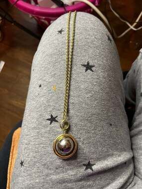 Vintage Liz Claiborne Two-Tone Spinning Sphere Pendant Necklace